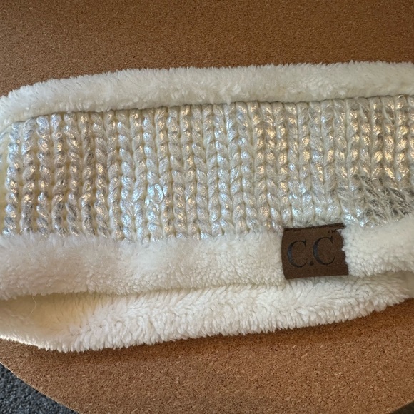 Head bandana, new, never used. White and metal color. - Picture 3 of 3